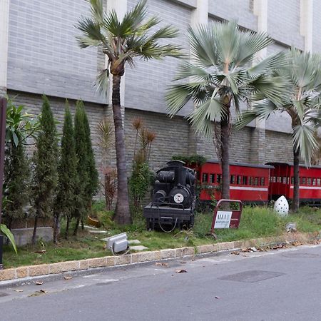 All-Ur Boutique Motel -Chia Yi Branch Chiayi Exterior foto