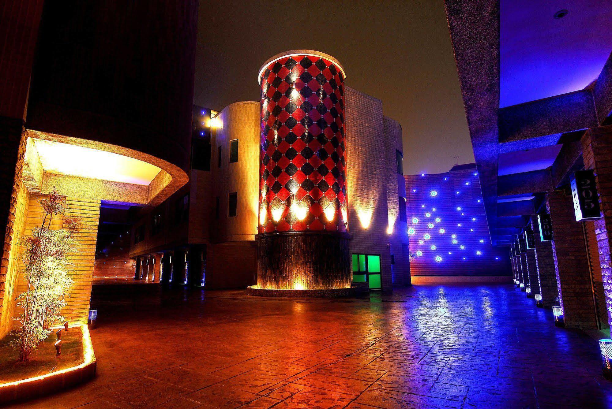 All-Ur Boutique Motel -Chia Yi Branch Chiayi Exterior foto